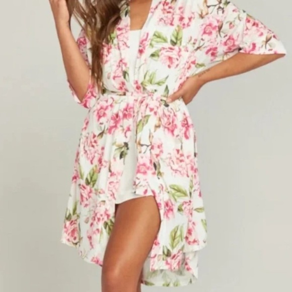 Show Me Your MuMu Other - Show Me Your MuMu Pink and White Floral Robe